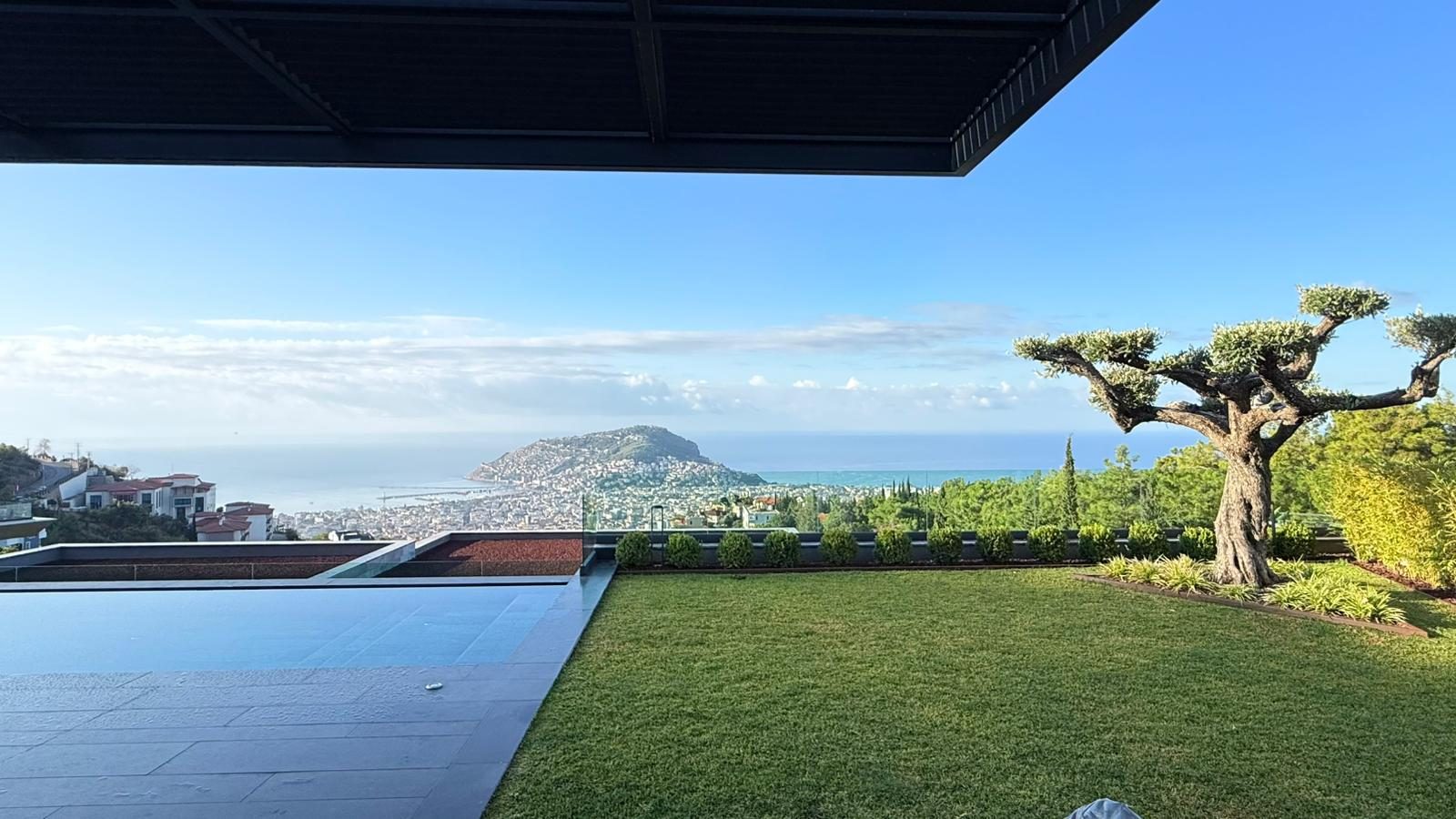 Luxury Villa with Panoramic Sea Views and Alanya Castle