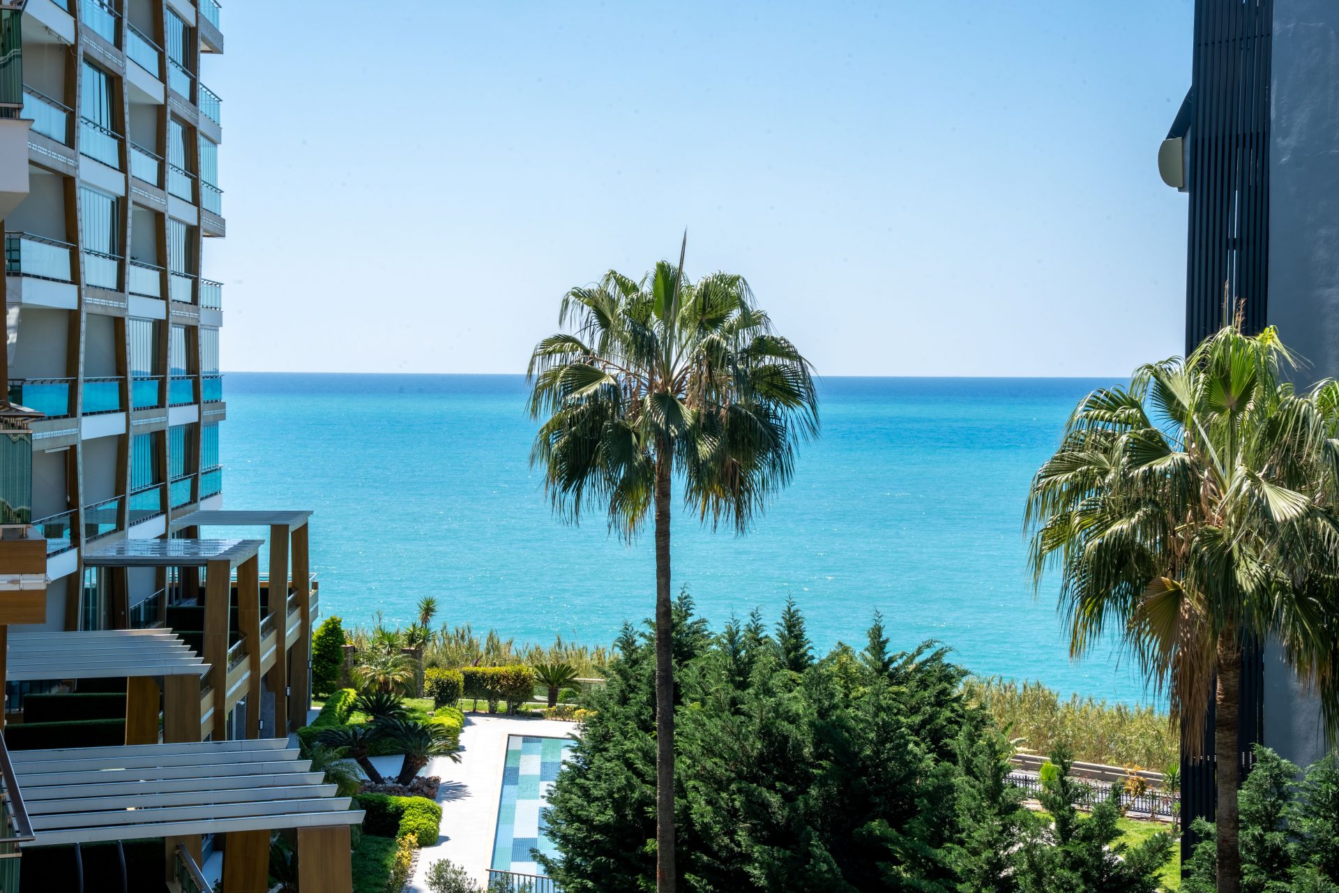 Apartment on the First Seafront Line in Kargıcak